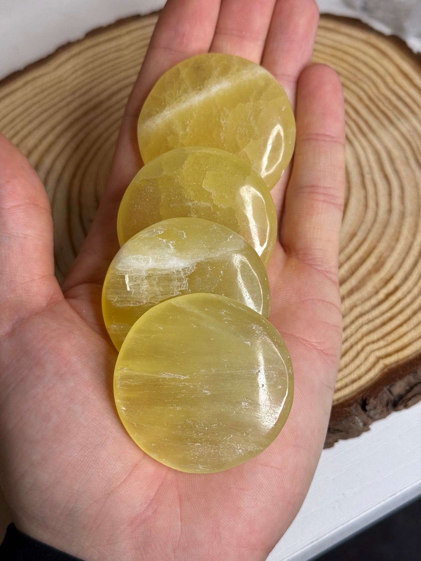 Lemon calcite