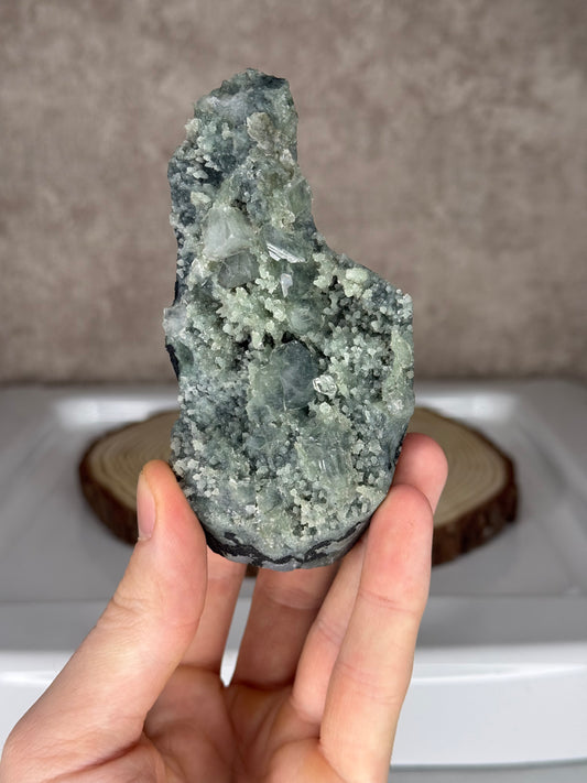 💚Green Apophyllite on shimmering Green Chalcedony💚