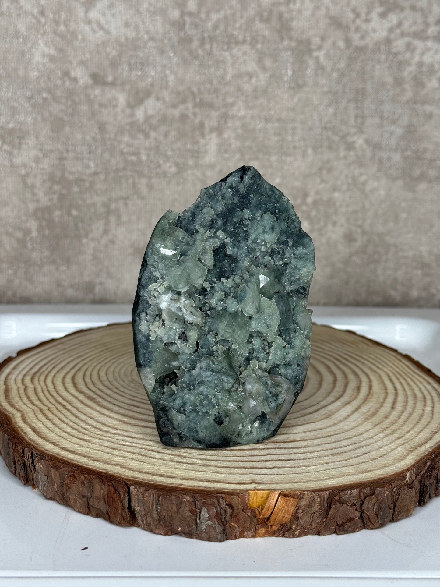 💚Green Apophyllite on shimmering Green Chalcedony💚