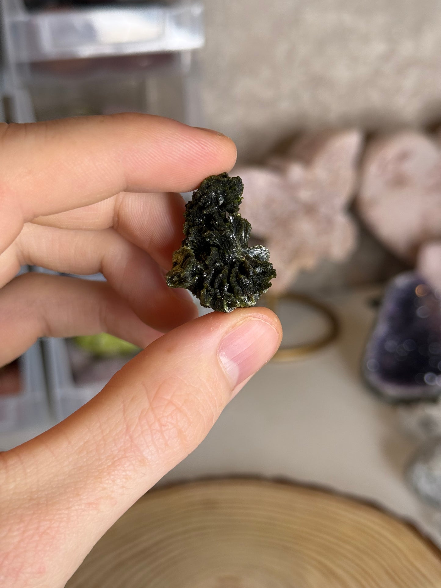 Raw epidote