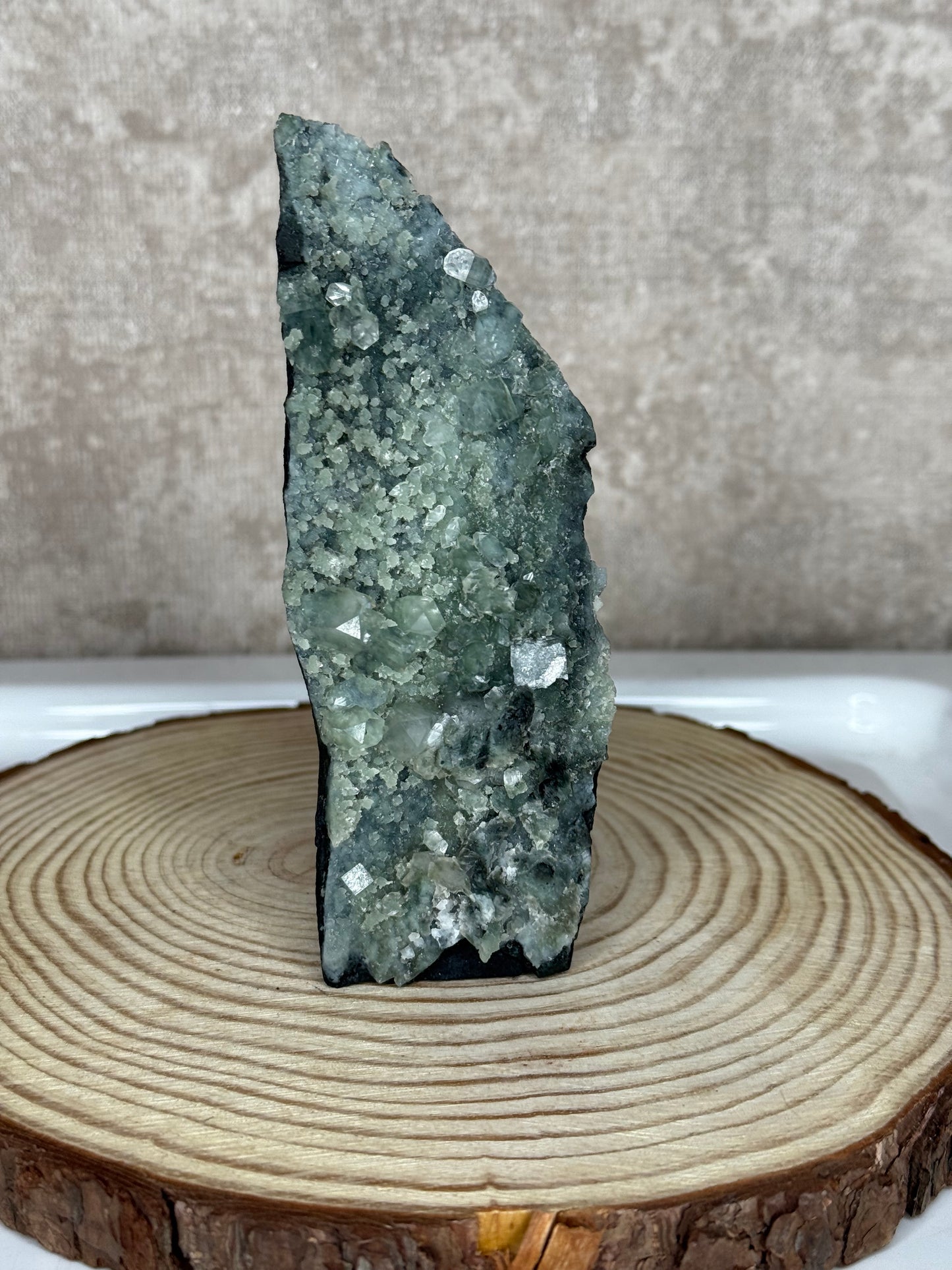 💚Green Apophyllite on shimmering Green Chalcedony💚