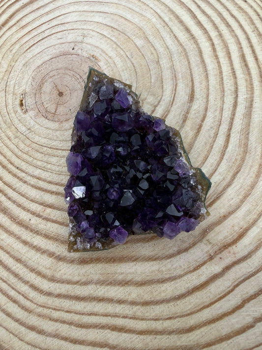 Uruguayan Amethyst Bed