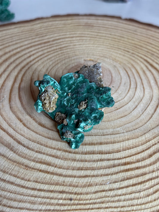 Raw velvet malachite