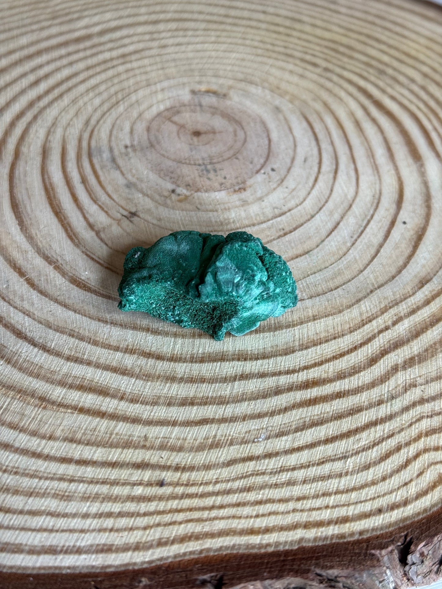 Raw velvet malachite
