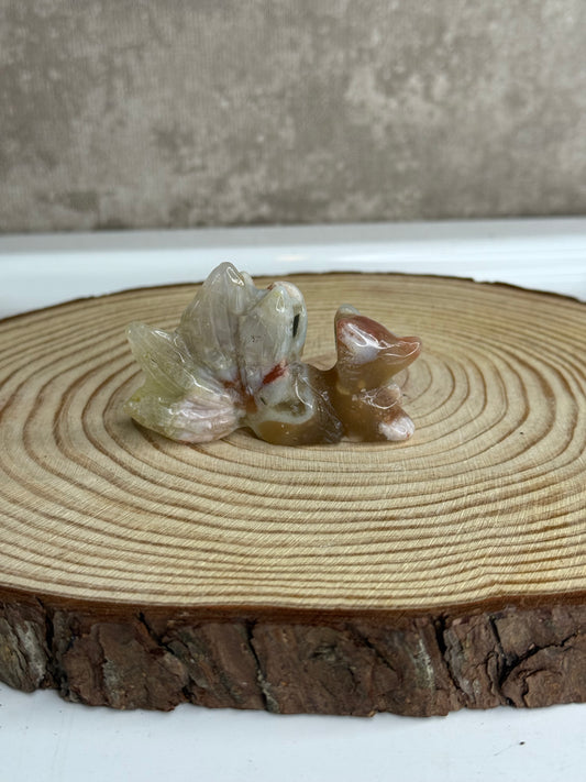 Nine tails fox carving (green flower agate)